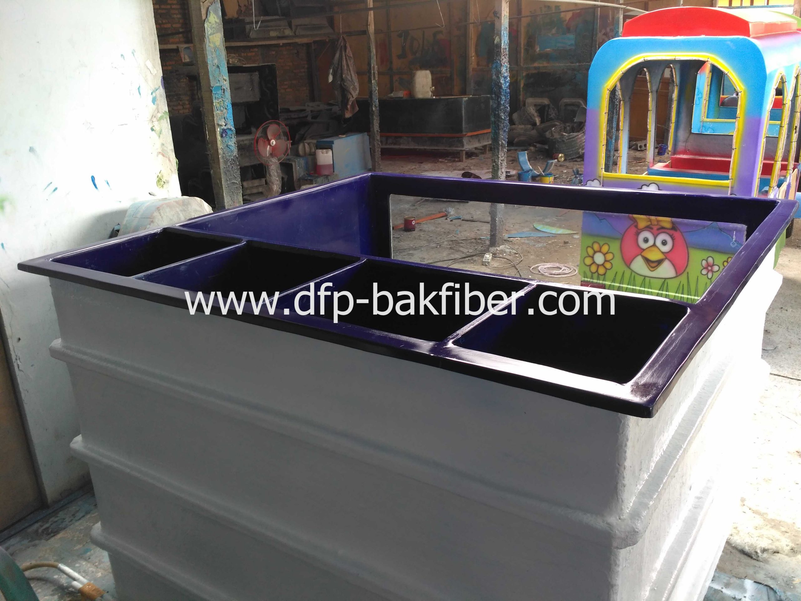 chamber aquarium fiberglass